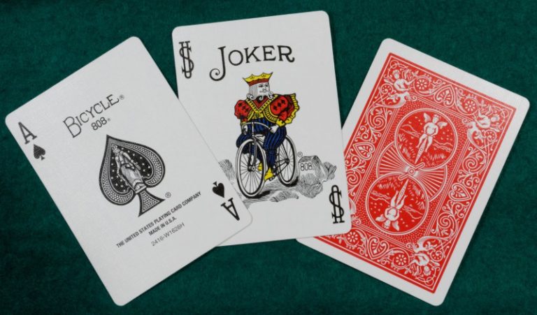 A free, tricktaking card game for players